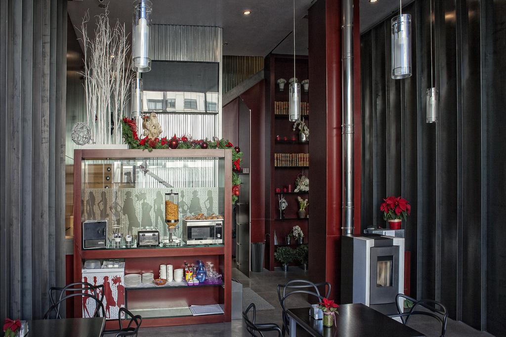 Hostal Averroes Burgos Exterior photo