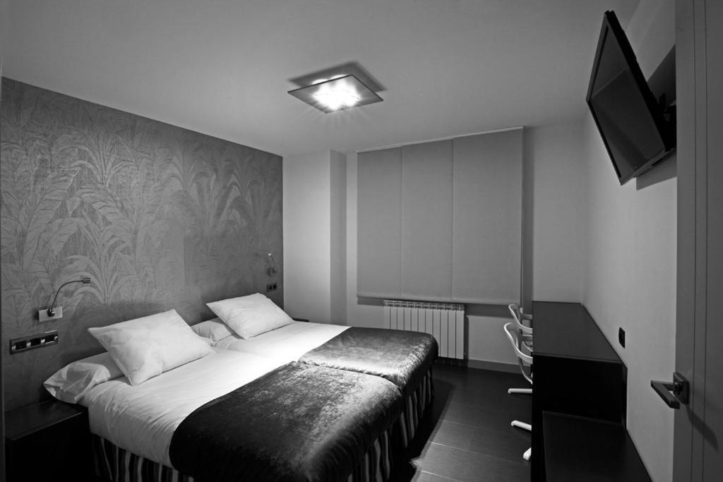 Hostal Averroes Burgos Room photo
