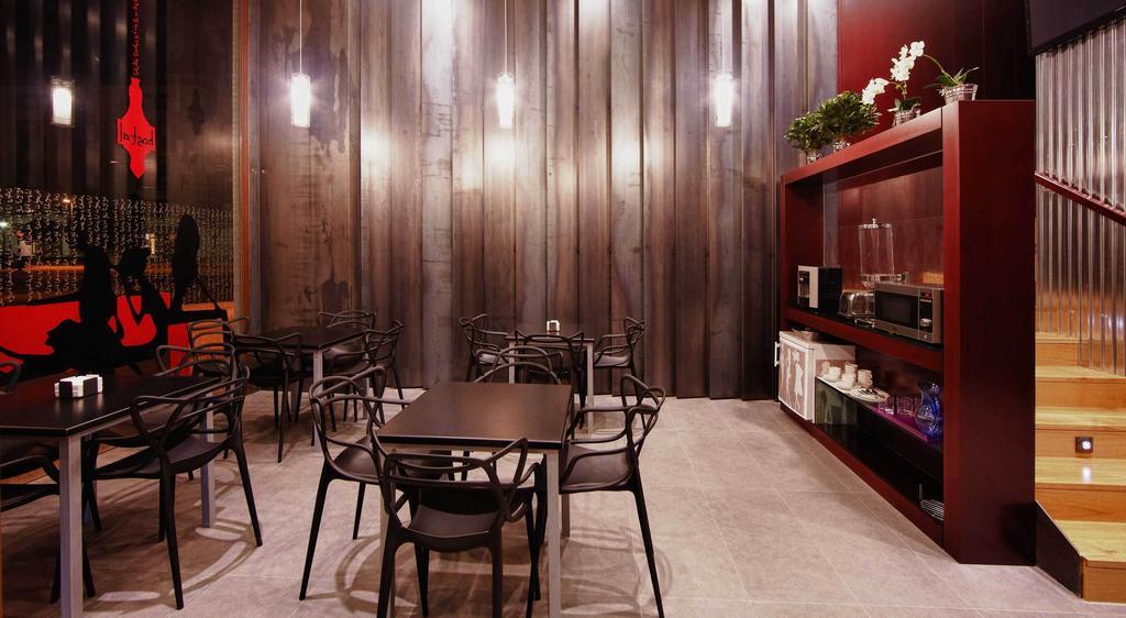 Hostal Averroes Burgos Exterior photo